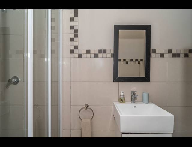 2 BEDROOM APARTMENT FOR SALE IN UMHLANGA RIDGE